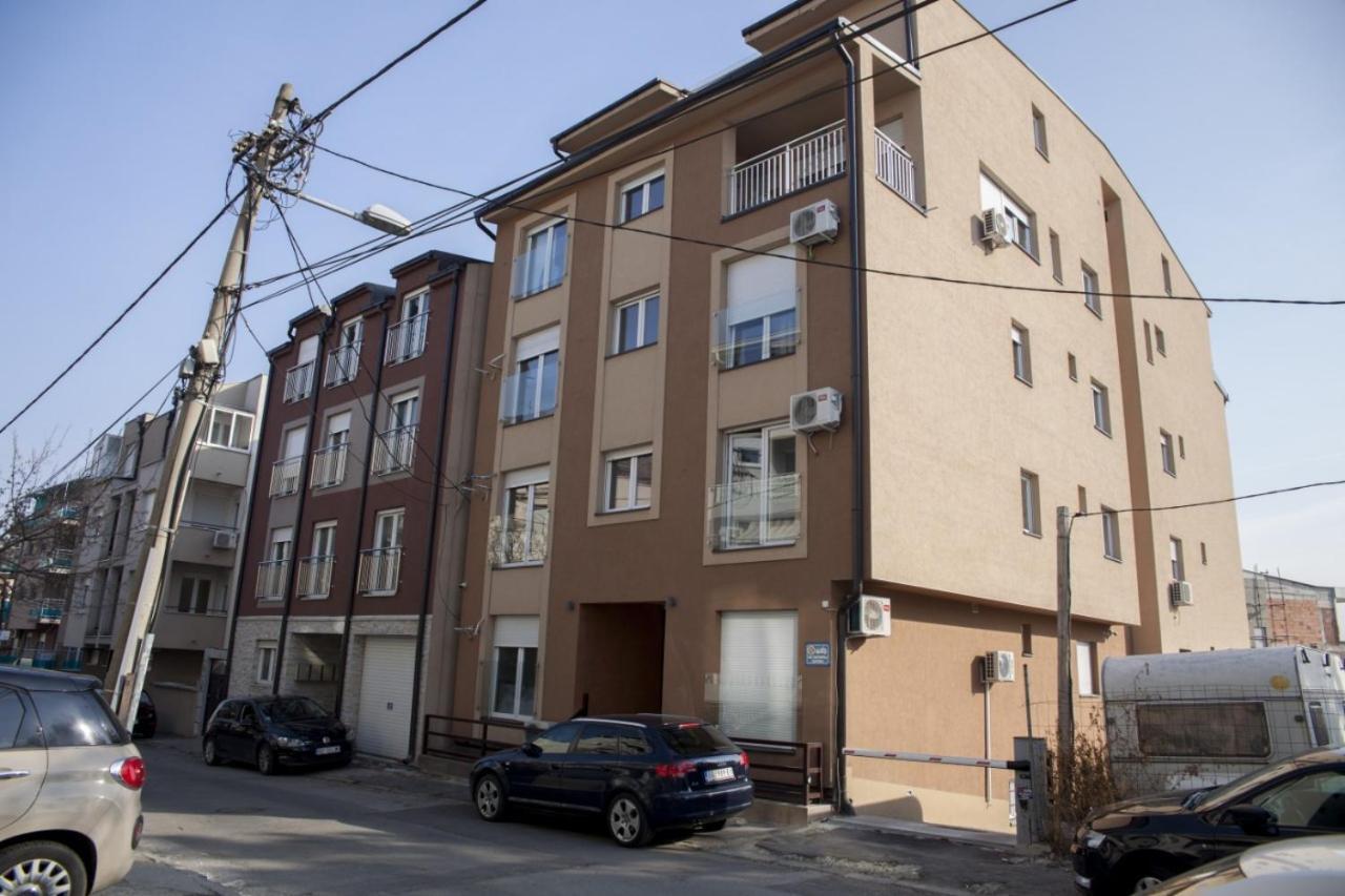 Spa Apartman Red Passion Apartamento Belgrado Exterior foto